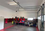 Mehr Platz fürs Leben: Familienhaus mit 4-m-Garage, Hebebühne, Pool & Homeoffice