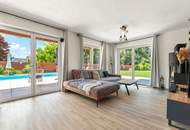 Wohnhaus mit Pool in ruhiger Lage