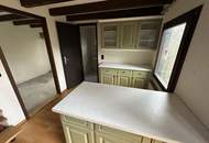 2 stark renovierungsbedürftige Häuser auf einem Grundstück mit schöner Fernsicht zu verkaufen