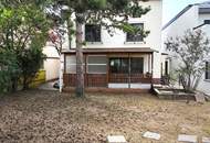 Ca. 404 m² Nutzfläche | Potenzial zum Luxuseinfamilienhaus oder Mehrgenerationenhaus | Büro/Praxis Möglichkeit | Ost/West | Großer Garten &amp; Garage