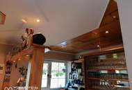 Langfristig vermietetes Café mit Garage!