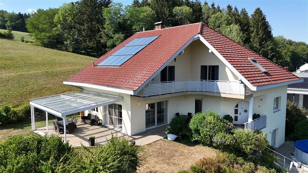Top gepflegtes Anwesen mit vielen Extras in Ruhe-, Aussichtslage mit Ganztagssonne