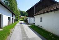 Bauernhaus mit Nebengebäude und Feldern in Durchham