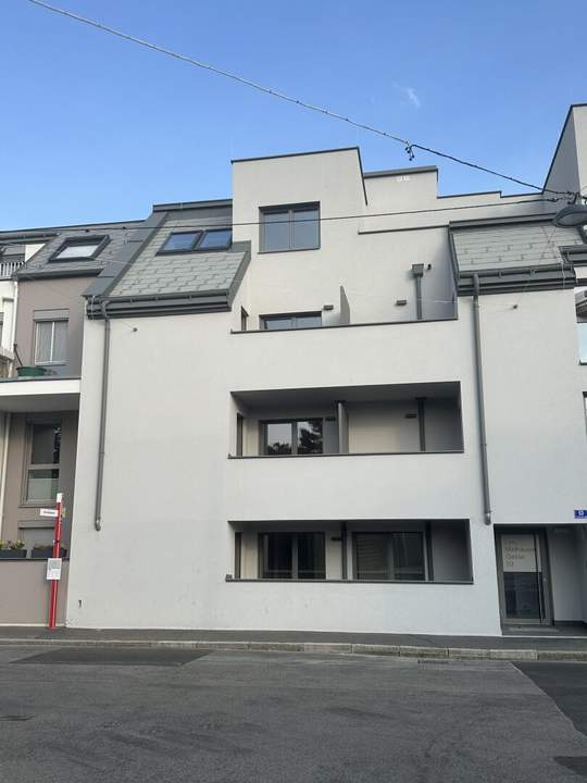 Top Anbindung- 5 Minuten zur U6 Perfekta Strasse, sonnige Loggia