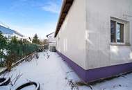 "Ankommen am Promenadenweg: Bungalow im Grünen – nahe Wien mit Potential"