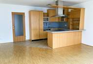 HELLE &amp; SONNIGE 74 m² WOHLFÜHLWOHNUNG // 3 Zimmer, 1. OG, TG-Parkplatz, am FROSCHBERG