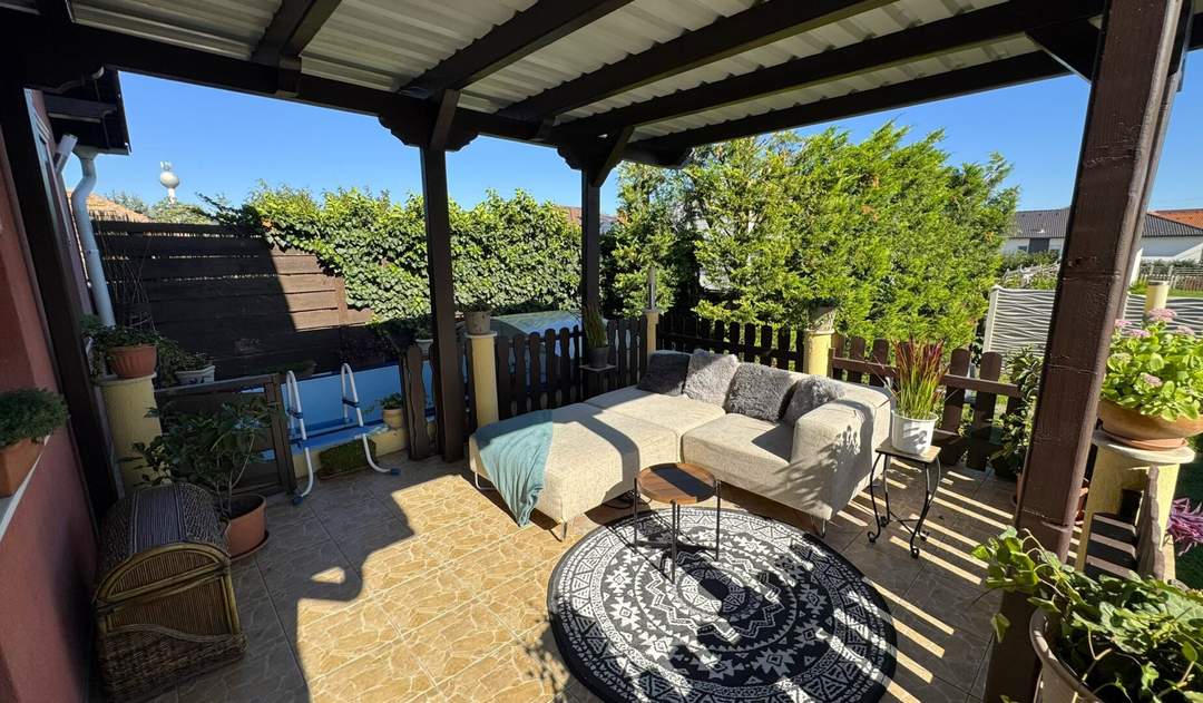 PROVISIONSFREI! Frühlingszauber In UNGARN bei der Österreichischen Grenze! Doppelgrundstück | neue Küche | Pool | Brunnen | niedrige Betriebskosten | großzügiger Garten | 2 Carports