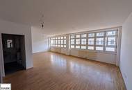 Palais Siebenbrunn: Loftartiges Bauhaus-Juwel 48,6 m² · 3. Liftstock