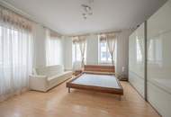 ++NEU++ Ruhige 2-Zimmer Altbauwohnung mit viel Potenzial.