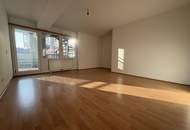 Ausgezeichnete 2,5 Zimmerwohnung Top Nr. 306 mit Loggia in den Innenhof