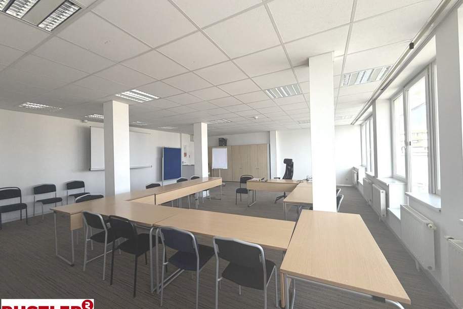 Weitläufiges DG-Büro mit Rundumblick im Herzen von Mödling, Gewerbeobjekt-miete, 9.559,34,€, 2340 Mödling