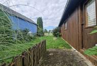 SOLIDES WOHNHAUS MIT EHEMALIGEM SOMMERHAUS, HERRLICHER TERRASSE UND POOL IN TRAUMHAFTER RUHELAGE