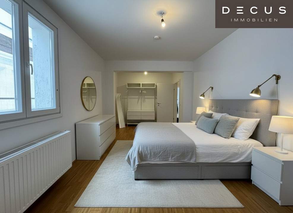 | ENTZÜCKENDE UND HELLE DACHGESCHOSSWOHNUNG | 2 ZIMMER | CA. 51,5 m² | 4. OG | BESTLAGE | HAUPTPLATZ | ECKE MURGASSE