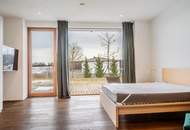 Eine Cuvée-Perle in West-Hanglage mit Blick auf den Thermenort, den Waldrand im Rücken