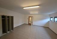 Lagerhalle / Produktionshalle mit 6 m Hallenhöhe, Verladerampe und 24/7-Zufahrt zu vermieten