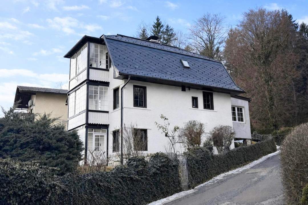 VELDEN AM WÖRTHERSEE - stilvolle Villa mit Charakter und großzügigem Raumgefühl