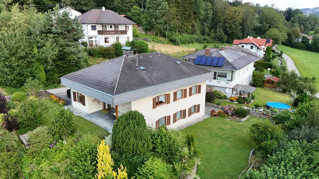 ***Bieterverfahren*** Großes Haus in Aussichtslage