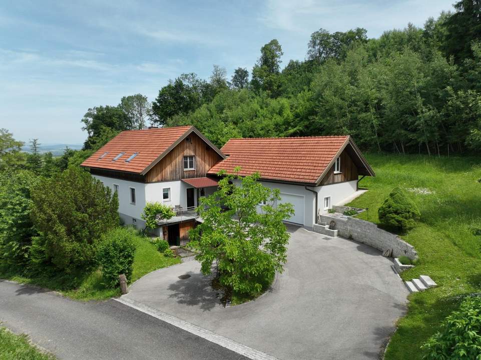Wohnhaus in Alleinlage mit herrlichem Panoramablick