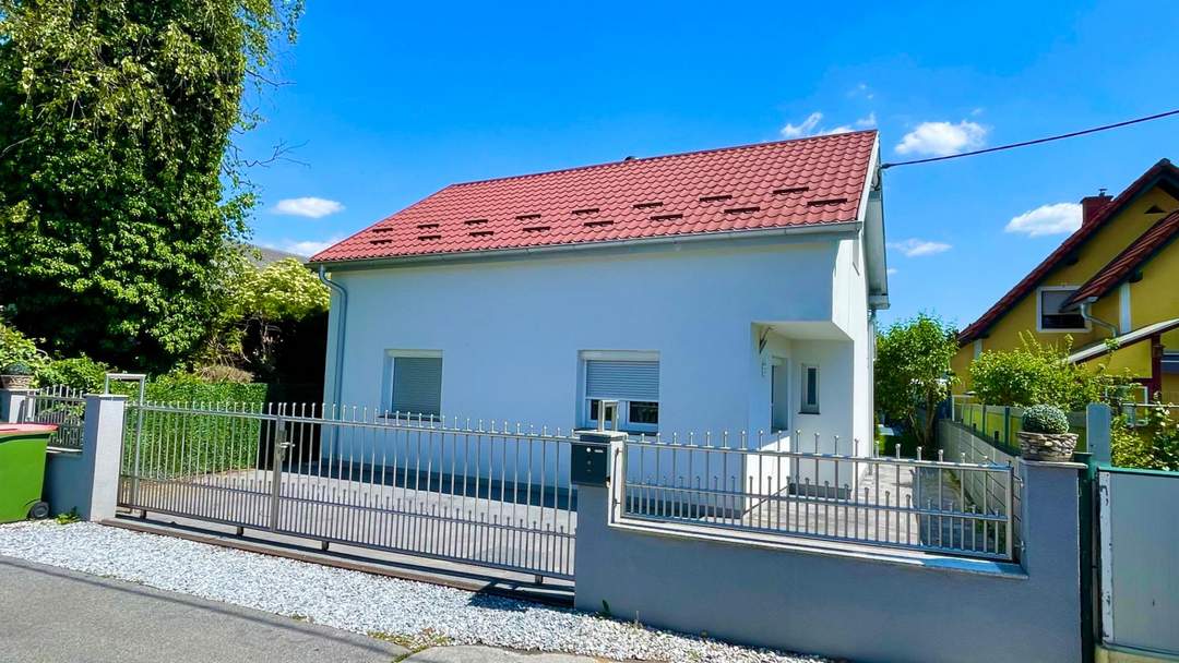 Wohnhaus mit Anbau und Pool in Graz