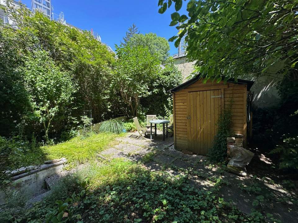 KAUFANBOT erhalten...Gartenparadies in urbaner Lage – 3-Zimmerwohnung mit Charme und Charakter