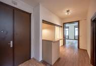 ++NEW++ 3-room old building apartment in need of renovation - central location!