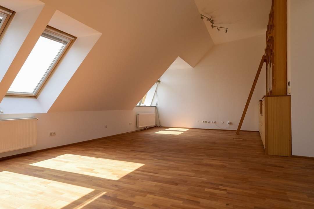 Exklusive Dachgeschoßmaisonette in Top-Lage mit 2 Terrassen und hochwertiger Ausstattung in 1180 Wien - Jetzt zugreifen!