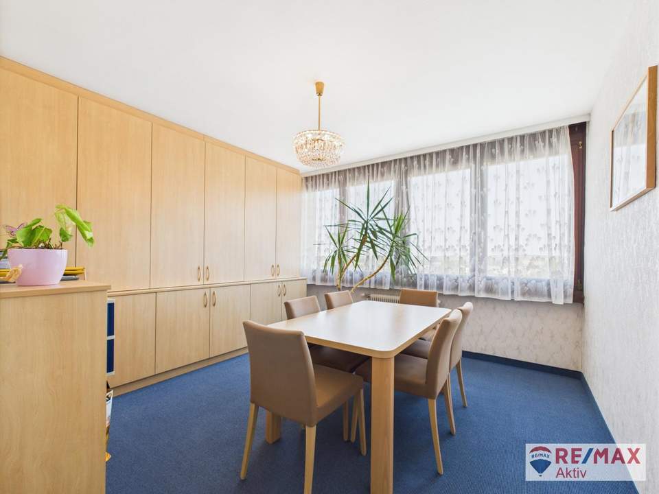 3,5-Zimmer-Wohnung mit Potential im 6. Stock mit Aufzug