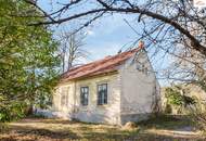 Großzügiges Baugrundstück - alles hat Platz, Traumhaus, Garage und Pool !