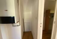 Top sanierte DG-Wohnung mit Balkon / nur 3 Wohneinheiten im Haus
