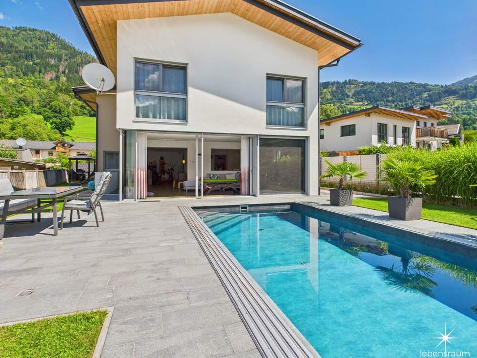 Gehobene Liegenschaft mit eigenem Pool. Nachhaltig. Lienzer Talboden.