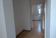 Goldschlagstraße 131: 2-Zimmer-DG-Wohnung mit Terrasse *ab sofort*