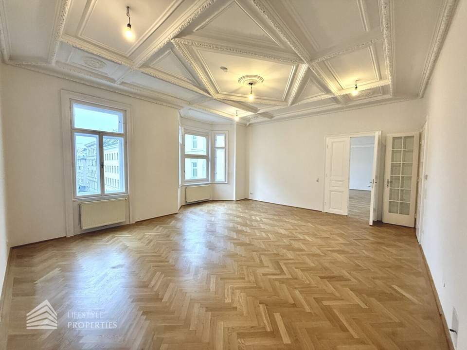Helle 5-Zimmer Wohnung mit Balkon, Nähe Theresianum