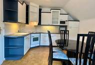 Haus mit Wirtschaftsgebäude