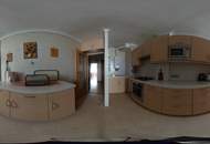 Zentral begehbare 2 bis 3-Zimmer-Wohnung mit zwei Loggien