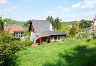 Am Satzberg: Eckgrundstück in Westlage mit Abbruch-Sommerhaus