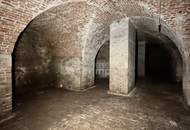 Historisches Anwesen mit weitläufigem Grundstück!