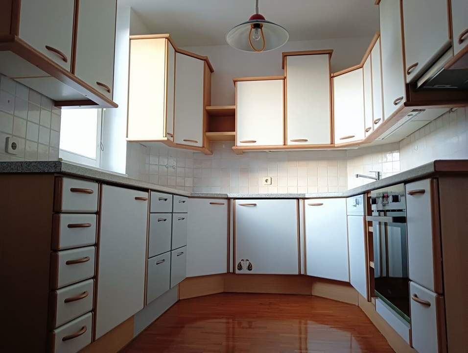 Einziehen und wohlfühlen – Ihr kleines Glück mit Balkon und Garage in Graz St.Peter!