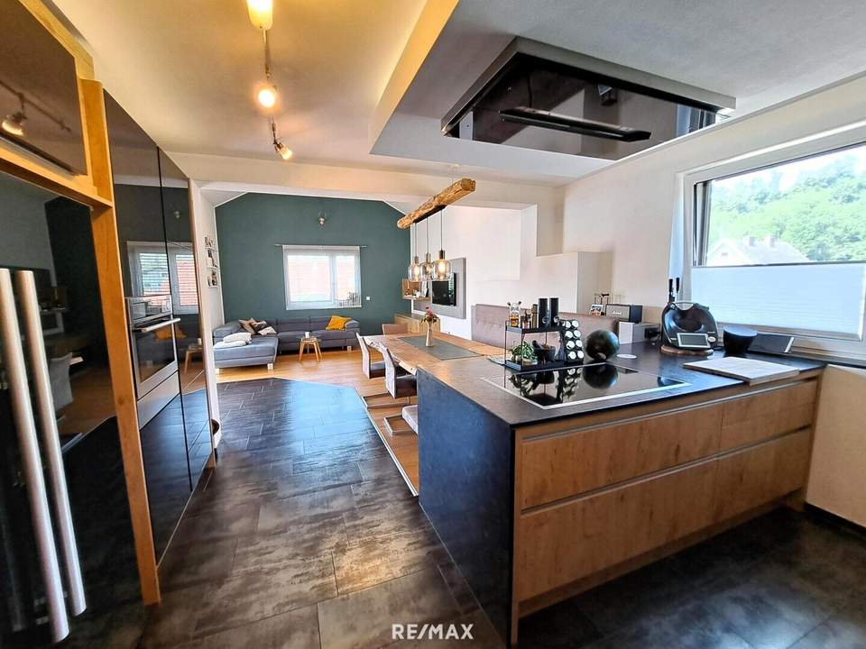 2 exquisite Wohnungen (172 m² + 118 m²) unter einem Dach - mit Terrassen, Gartenareal, Pool &amp; Poolhaus - Neuzeug