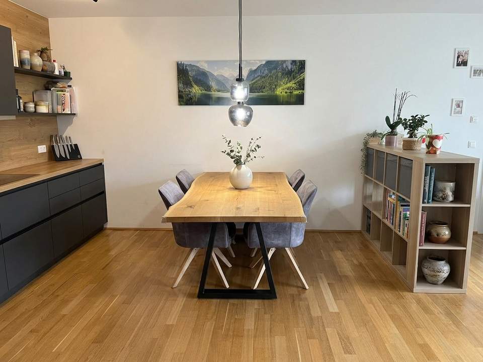 Moderne 3-Zimmer-Wohnung mit Terrasse, Garten und Carport
