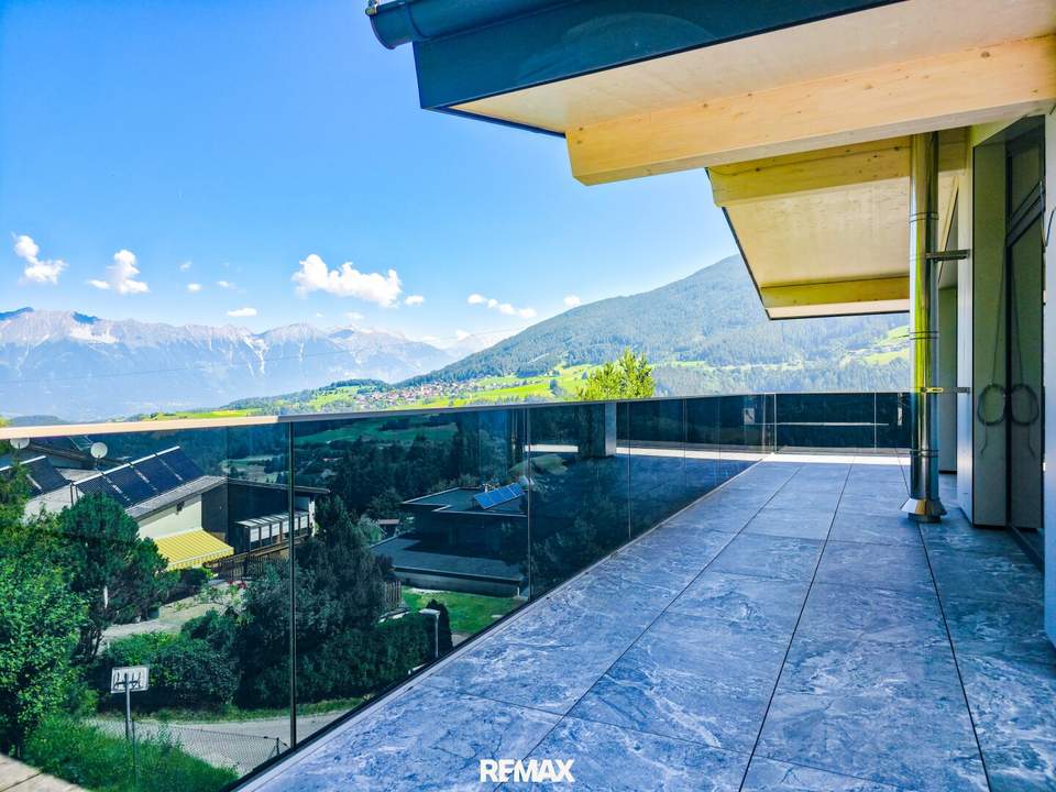 Ruhelage sogar in Schönberg! Penthouse der Extraklasse – Lift direkt in die Wohnung | 136 m² Panoramaterrasse | Haus-im-Haus-Konzept