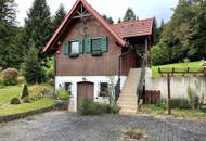 LANDHAUSVILLA mit HOF-ENSEMBLE, GÄSTEWOHNUNGEN UND ENTWICKLUNGSPOTENTIAL