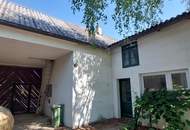 Haus mit schönem Innenhof und viel Potential, sanierungsbedürftig