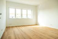 Halle mit extra Lagerfläche und 3 Büros - Erstbezug, technische Top-Ausstattung - PV-Anlage!