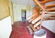 Sanierungsbedürftiges Einfamilienhaus mit Fernsicht in Grünruhelage!