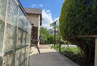 Sanierungsbedürftiges Einfamilienhaus mit 4 Zimmern und Garage in Strasshof