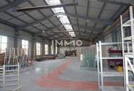 Große Produktionshalle auch beheizbar und Nebentrakt mit 740 m² Nutzfläche (Einfahrtstor 350x470) Industrieboden.
