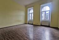1 Zimmer Wohnungen, 2 Stück im gleichen Haus, zum sanieren. Im 1. Stock mit Aufzug.