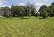 Wohnhaus mit ca. 3.000 m² großem Grundstück und Obstgarten zu verkaufen