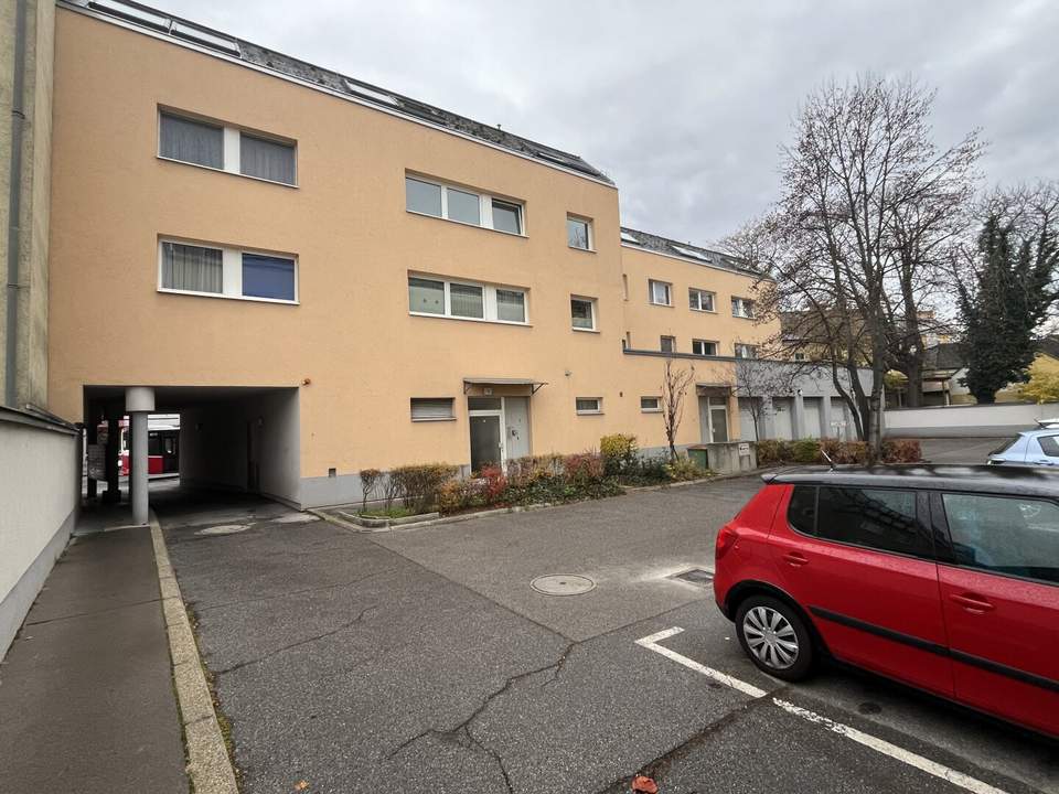 Renovierungsbedürftige 2-Zimmer-Wohnung in ruhiger Grünlage