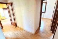 Ein Haus wie ein Sonntag - Sonnig, ruhig und voller Möglichkeiten! Tolle Ruhelage mit Süd-West Ausrichtung + 6 Zimmer + Großer Keller + Terrasse + Garage!